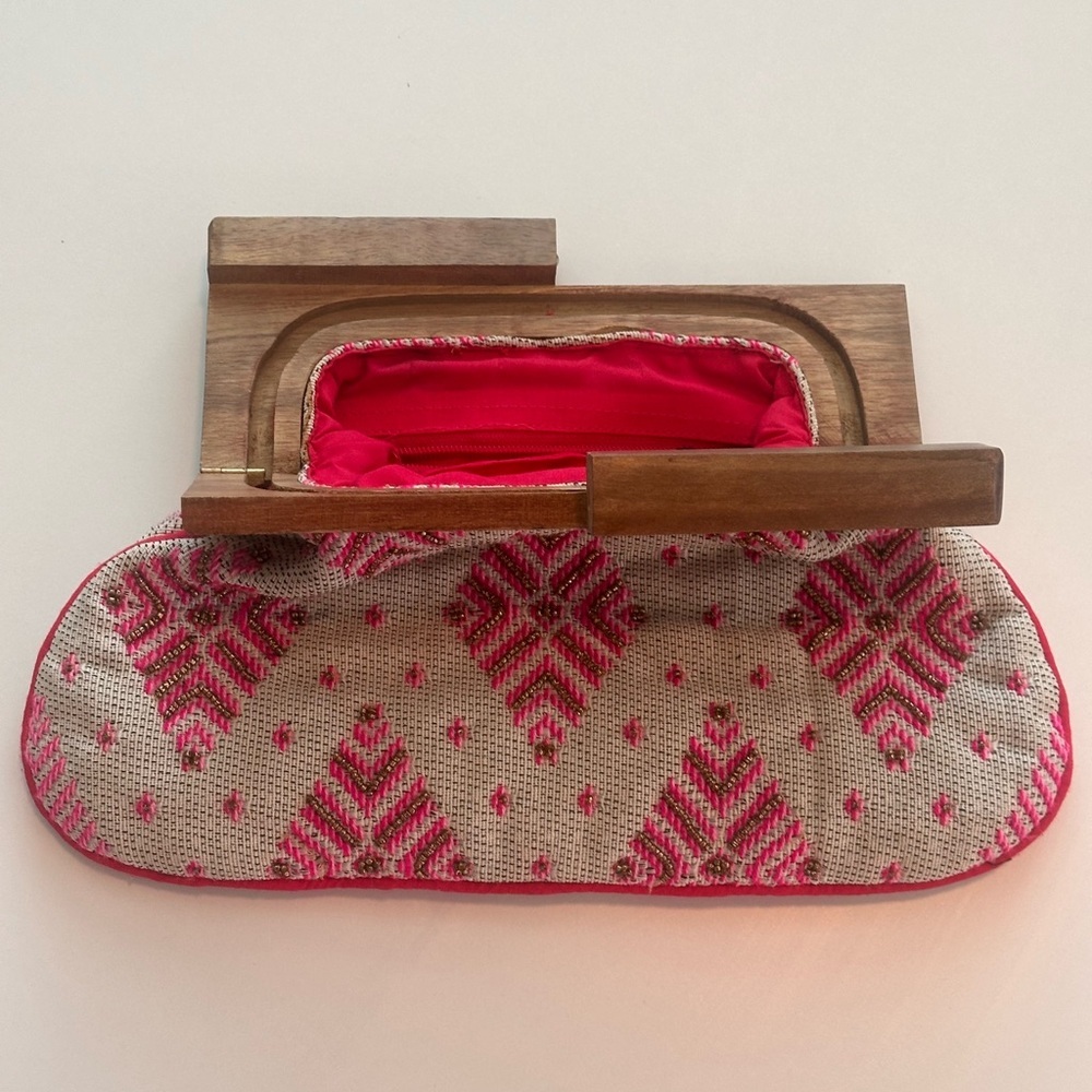 Beaded Cloth Clutch with Wooden Top - Picture 3 of 9